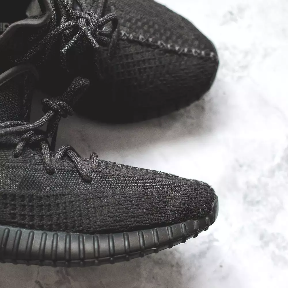 adidas Yeezy Boost 350 V2 Black (Non-Reflective)