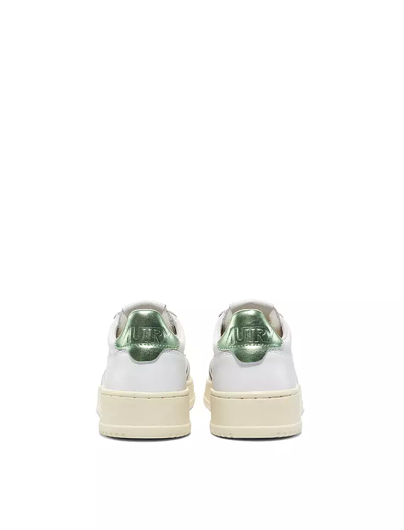 Autry Womens Medalist Low Leather Trainers White / Green Metallic