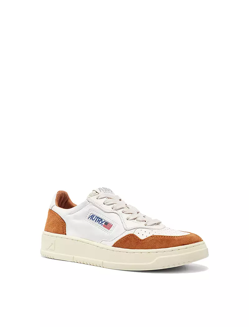 Autry Womens Medalist Low Trainers White Goatskin / Caramel Suede