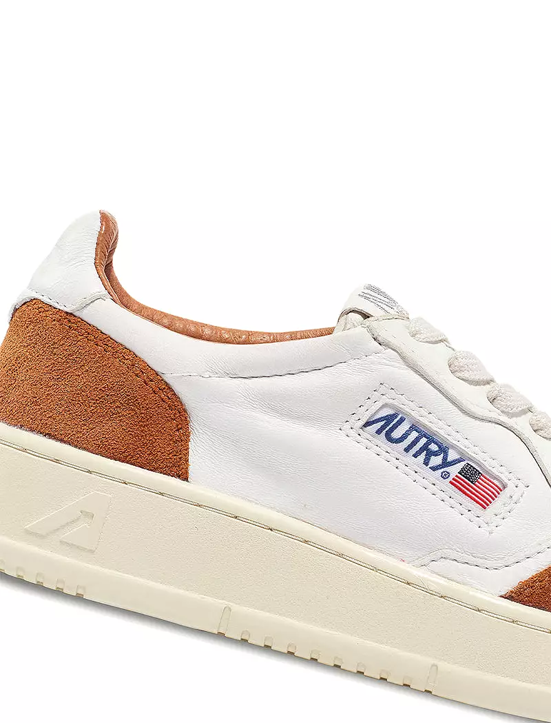 Autry Womens Medalist Low Trainers White Goatskin / Caramel Suede