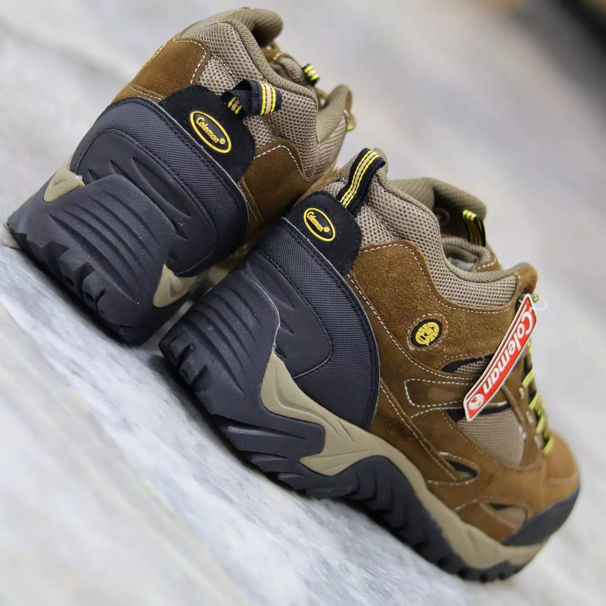 COLEMAN Golden Hiking Boots USA