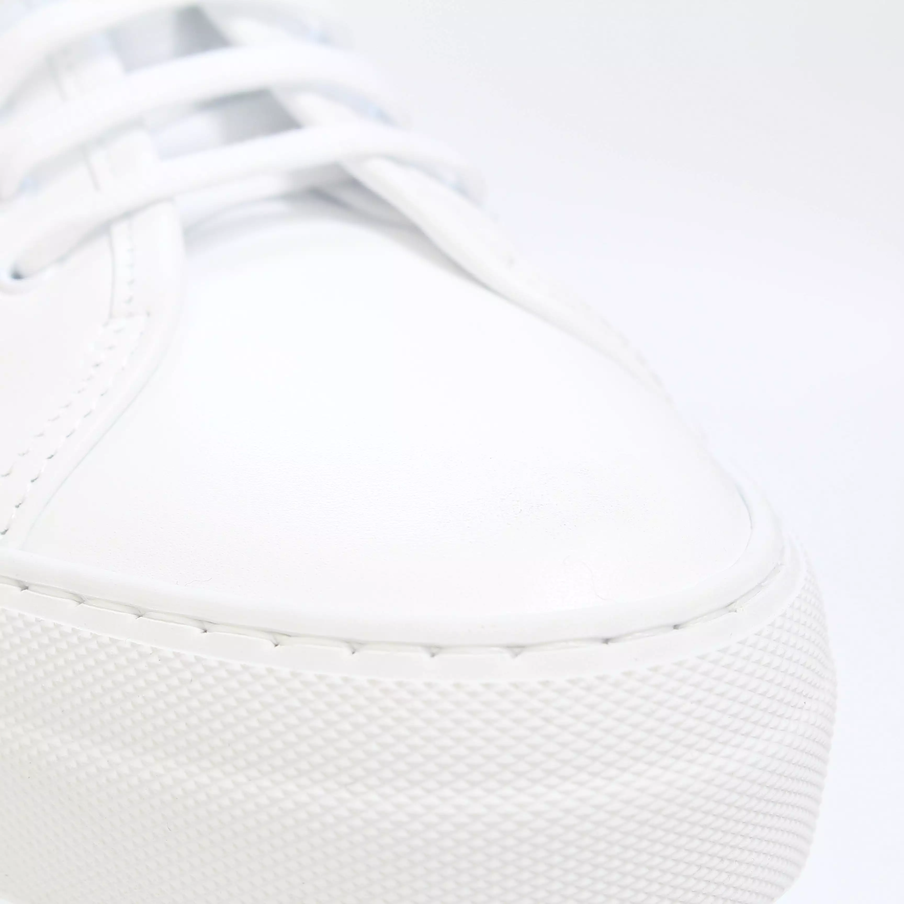 Common Projects Tournament Low Super White Leather Trainers