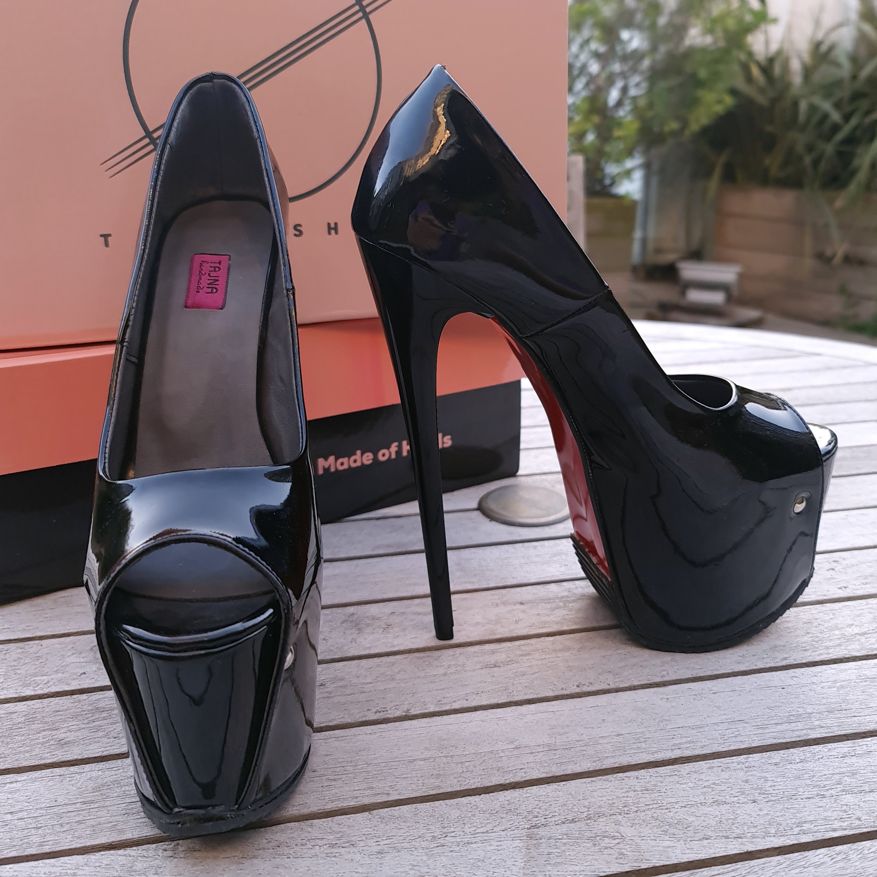 Half Serrated Sole Black Gloss Peep Toe Pumps