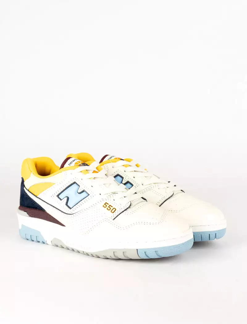 New Balance 550 Trainers Sea Salt / Team Carolina