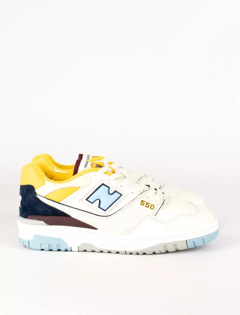 New Balance 550 Trainers Sea Salt / Team Carolina