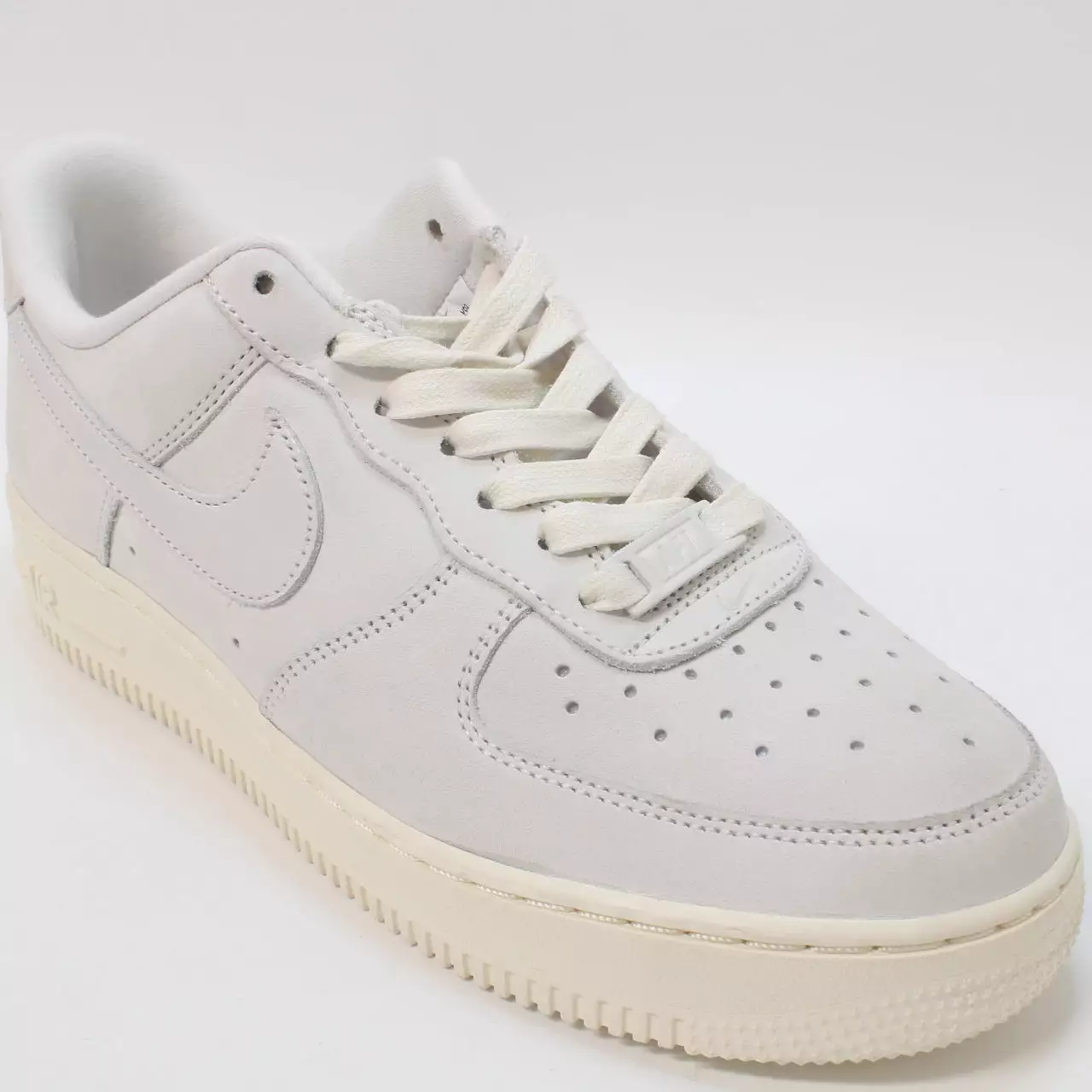 Nike Air Force 1 Summit White - UK Size 6