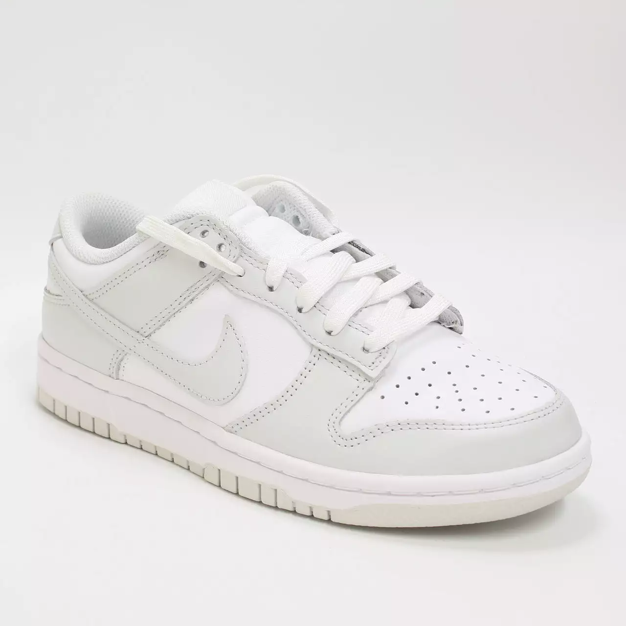 Nike Dunk Low Trainers White Photon Dust White