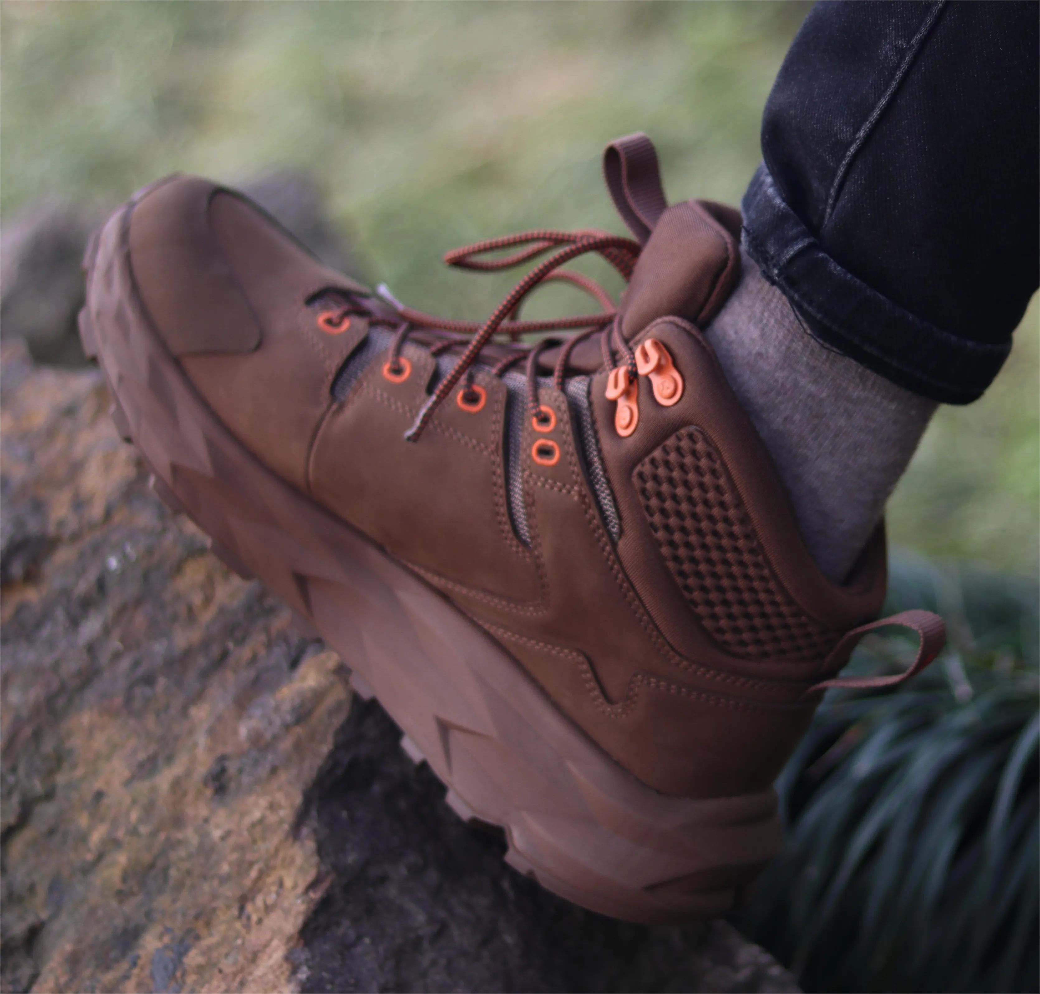 ROCKROOSTER Farmington Brown 6 Inch Waterproof Hiking Boots with VIBRAM® Outsole  OC21031