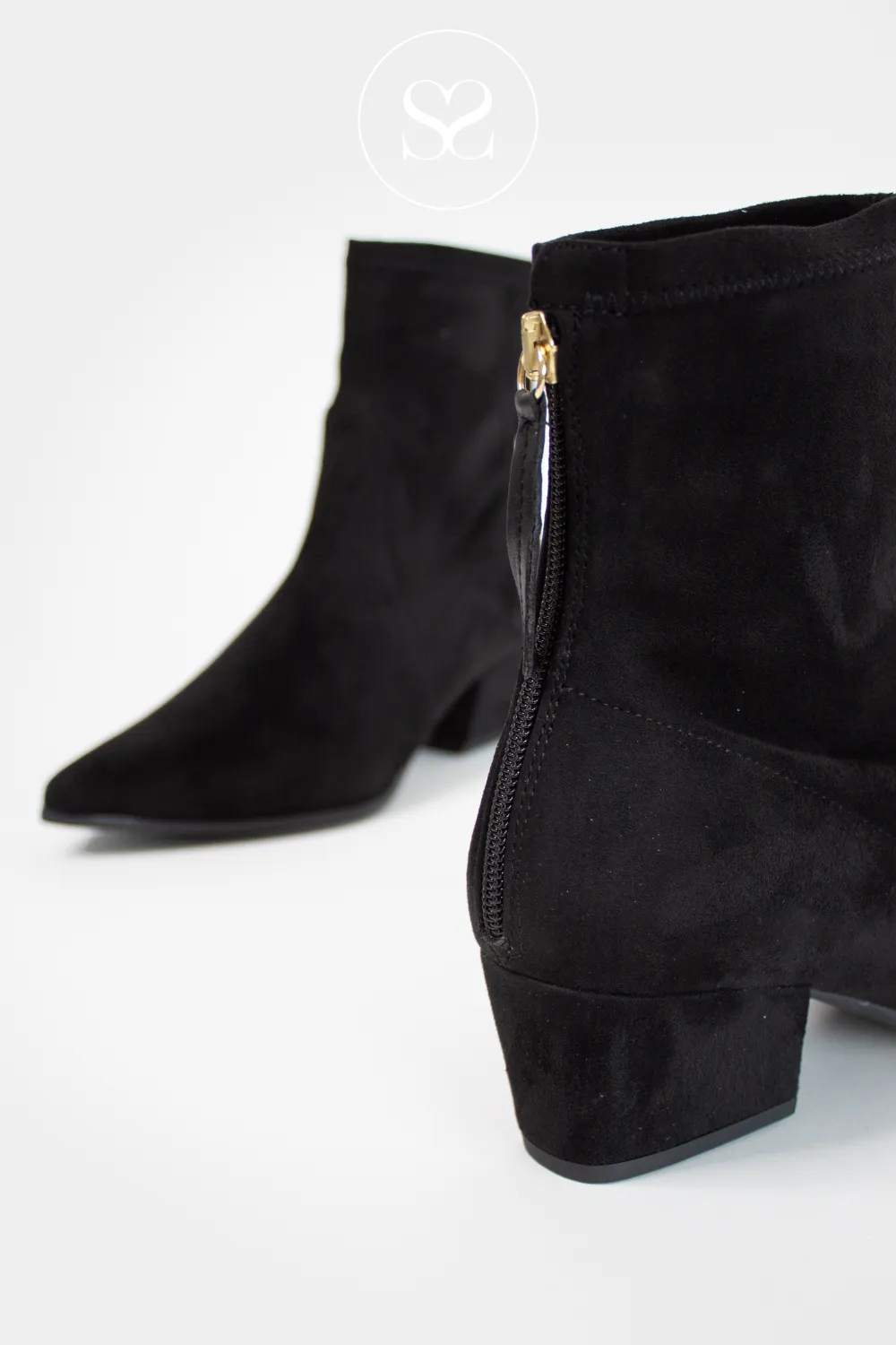 UNISA JAKE BLACK SUEDE WESTERN STYLE BLOCK HEEL BOOTS