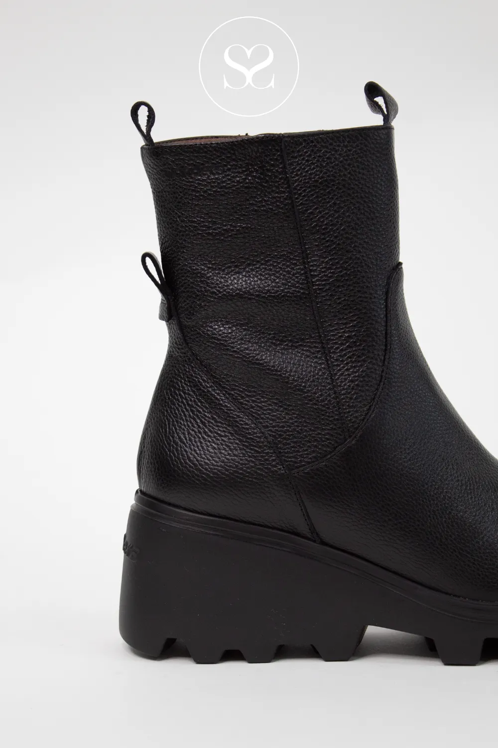 WONDERS G-7001 BLACK LEATHER WEDGE ANKLE BOOTS