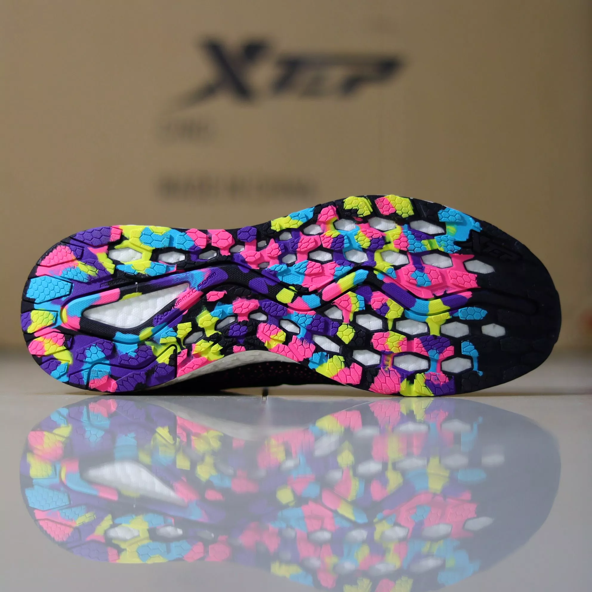 X39 - Women's Dynamic Foam Running Shoe by Xtep